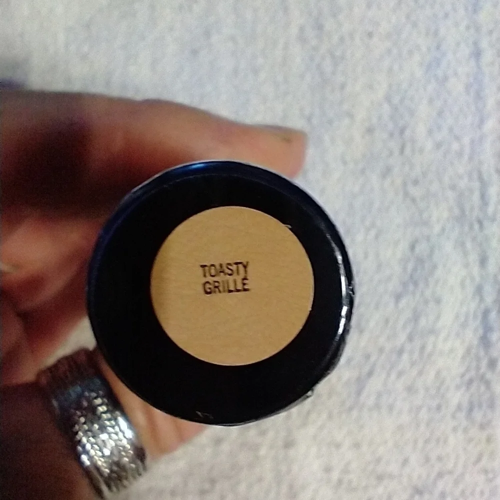 Avon magix wand foundation toasty 007 6g. 0.21oz.